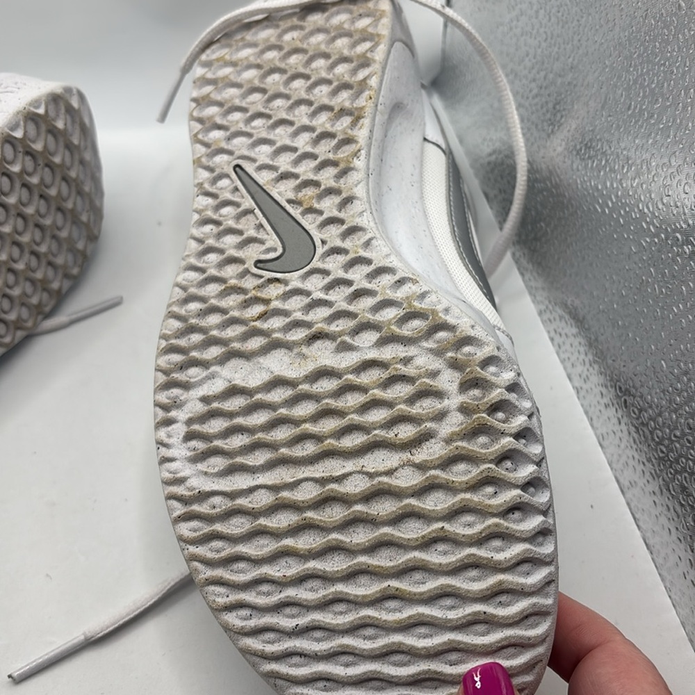 Nike Women's Zoom Court Lite 3 Tennis Shoes White/Grey SZ 9.5 walking minimalist - Picture 9 of 10